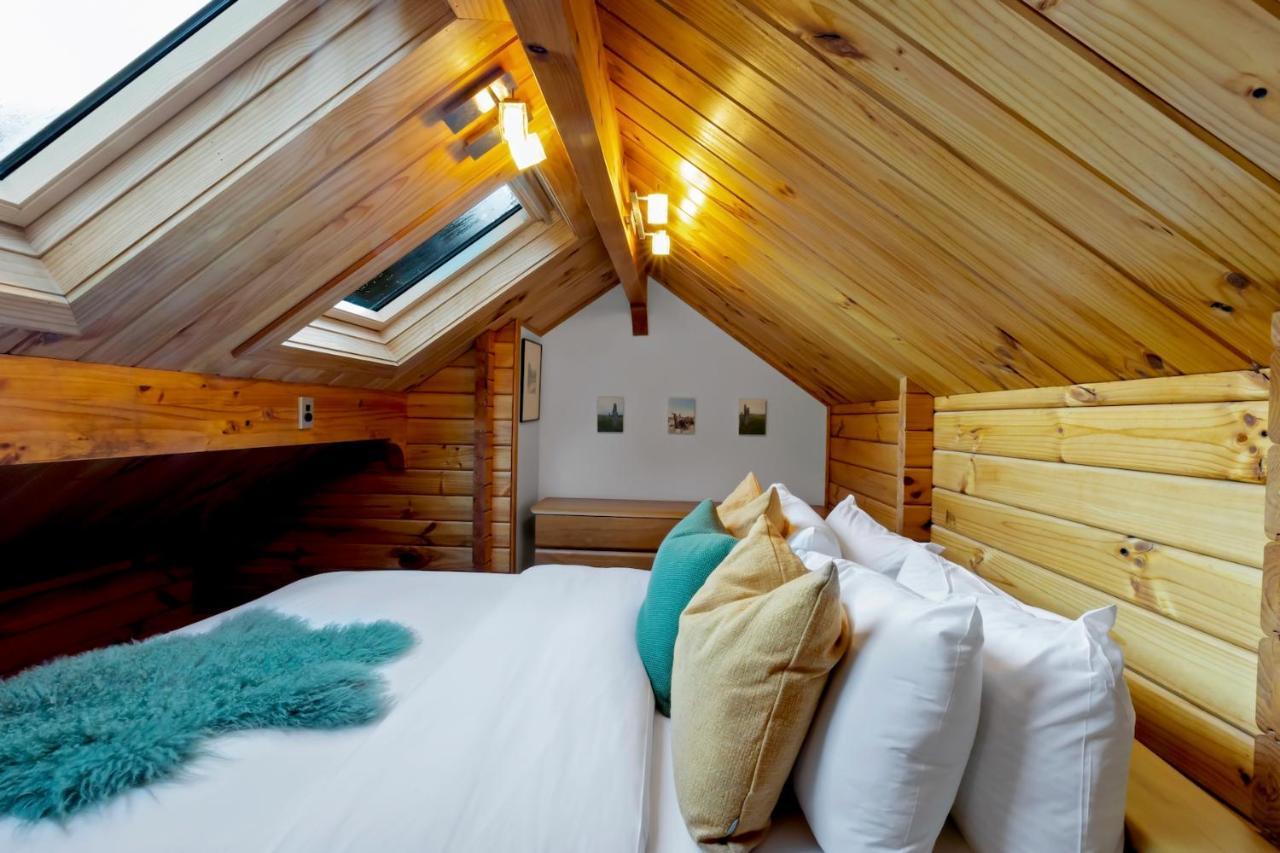 Kereru Cottage, Cosy Log Cabin, Serene Lake & Mountain Views Κουίνσταουν Εξωτερικό φωτογραφία