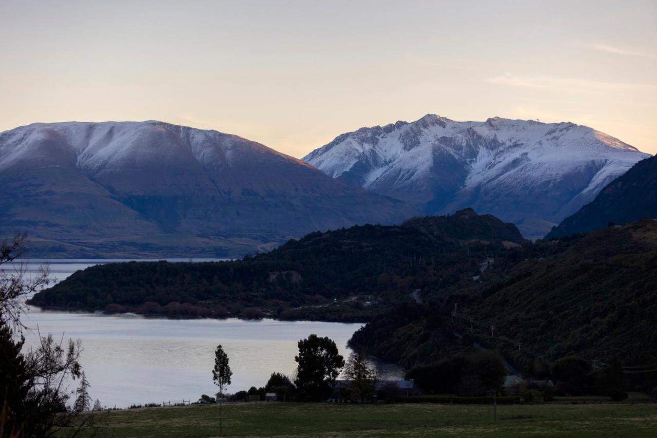 Kereru Cottage, Cosy Log Cabin, Serene Lake & Mountain Views Κουίνσταουν Εξωτερικό φωτογραφία