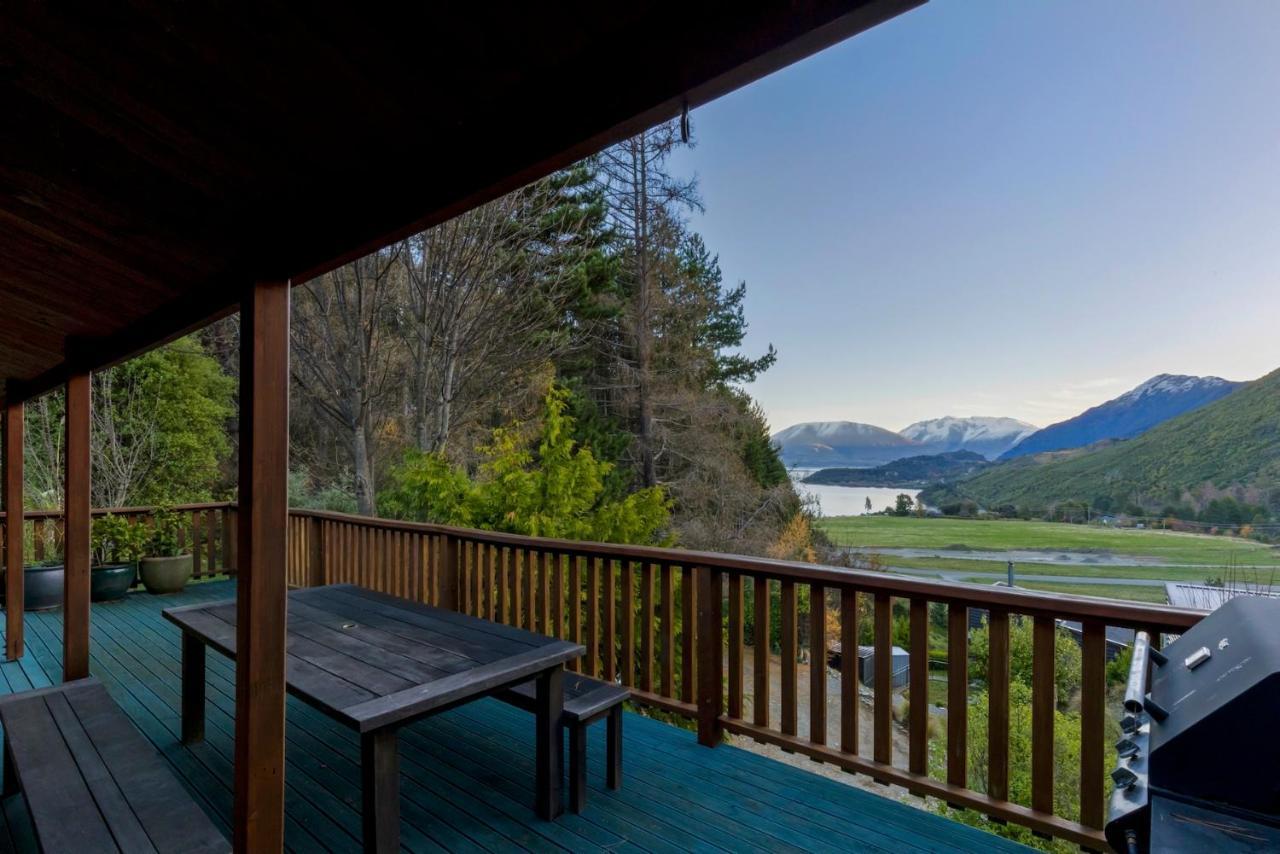 Kereru Cottage, Cosy Log Cabin, Serene Lake & Mountain Views Κουίνσταουν Εξωτερικό φωτογραφία