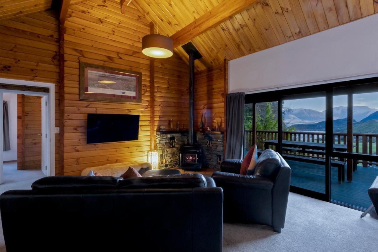 Kereru Cottage, Cosy Log Cabin, Serene Lake & Mountain Views Κουίνσταουν Εξωτερικό φωτογραφία