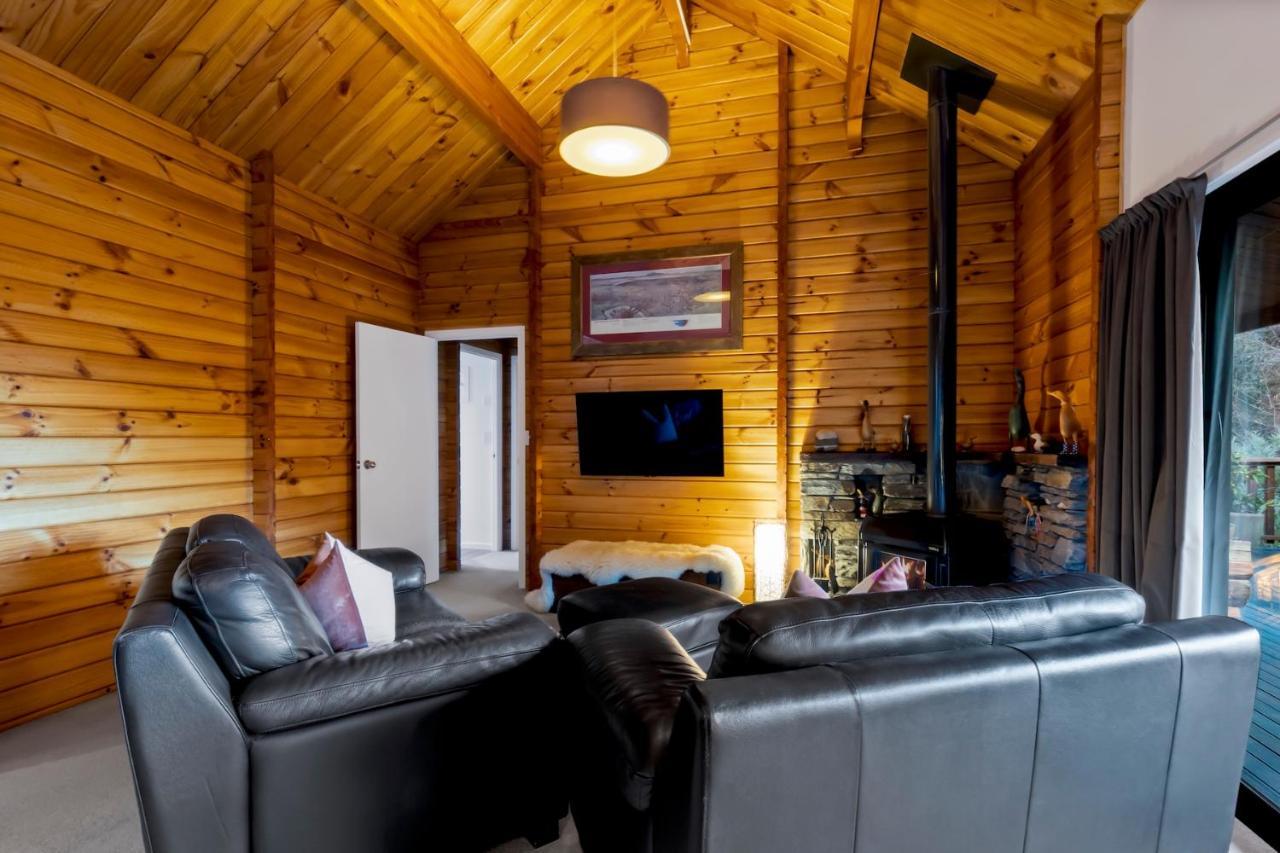 Kereru Cottage, Cosy Log Cabin, Serene Lake & Mountain Views Κουίνσταουν Εξωτερικό φωτογραφία
